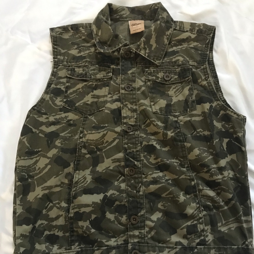 Boys Camo vest